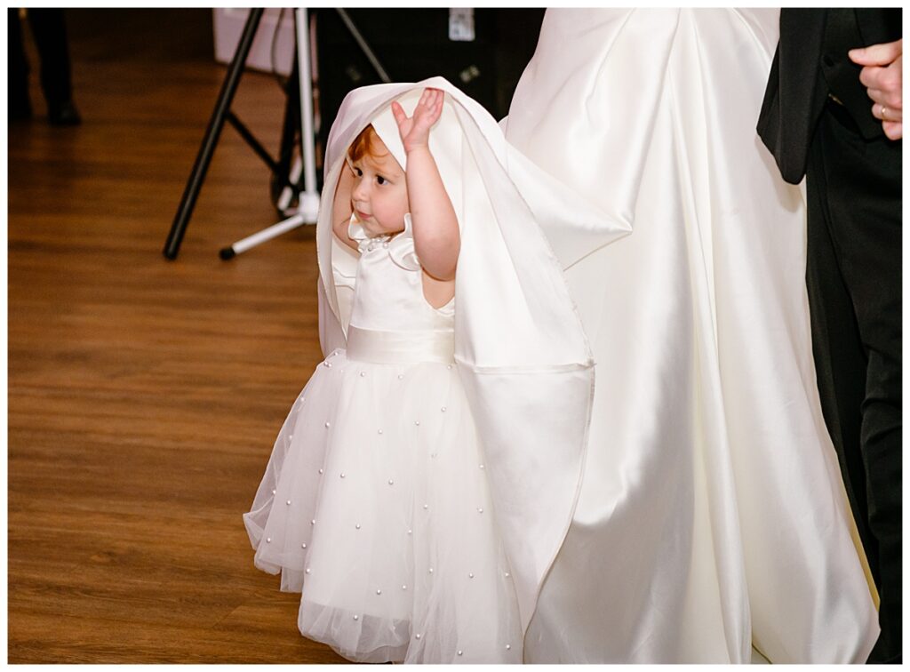 Dancing at a Waverly Oaks Country Club wedding