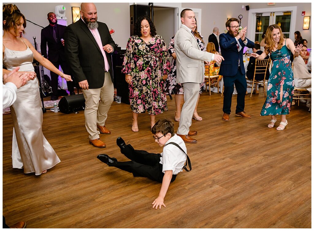 Dancing at a Waverly Oaks Country Club wedding