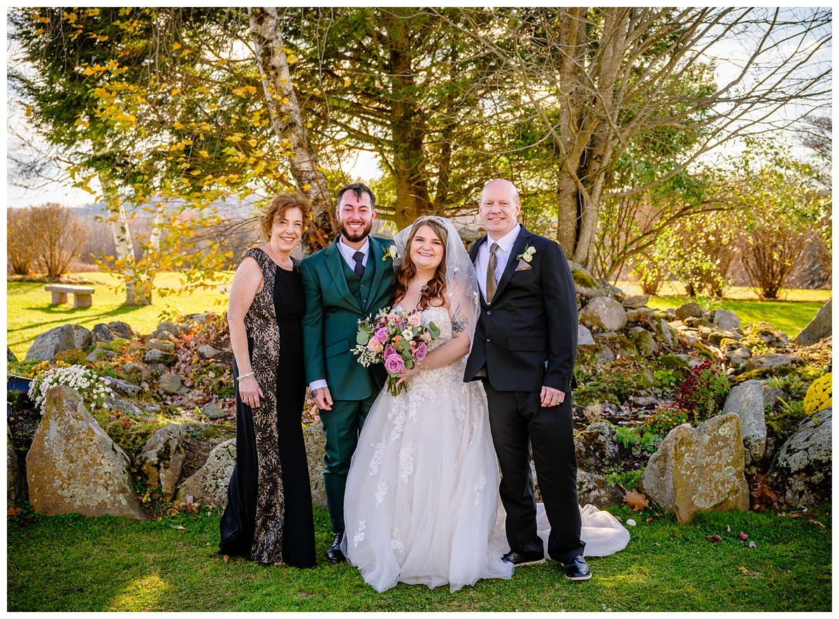 Family portraits at Dell-Lea Wedding & Events